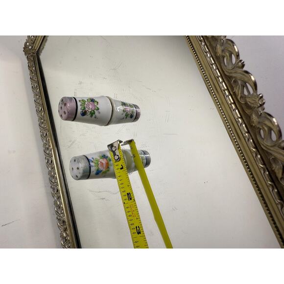 Vinthae Set of Japan-Made Hand-Painted Mini-Salt/Pepper Shakers. 1-1/2" Floral - Picture 10 of 10